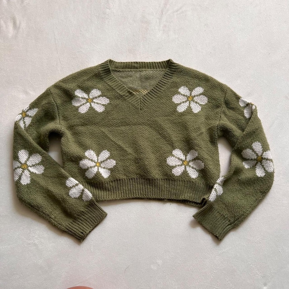 70s vibe Green and White cropped knit sweater flower cottage fairy boho hippie